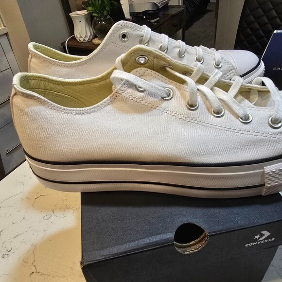 Converse UniseX CTAS Lift Ox 560251C White Sneakers MENS Sz 11 Womens 13 NEW - Picture 1 of 10